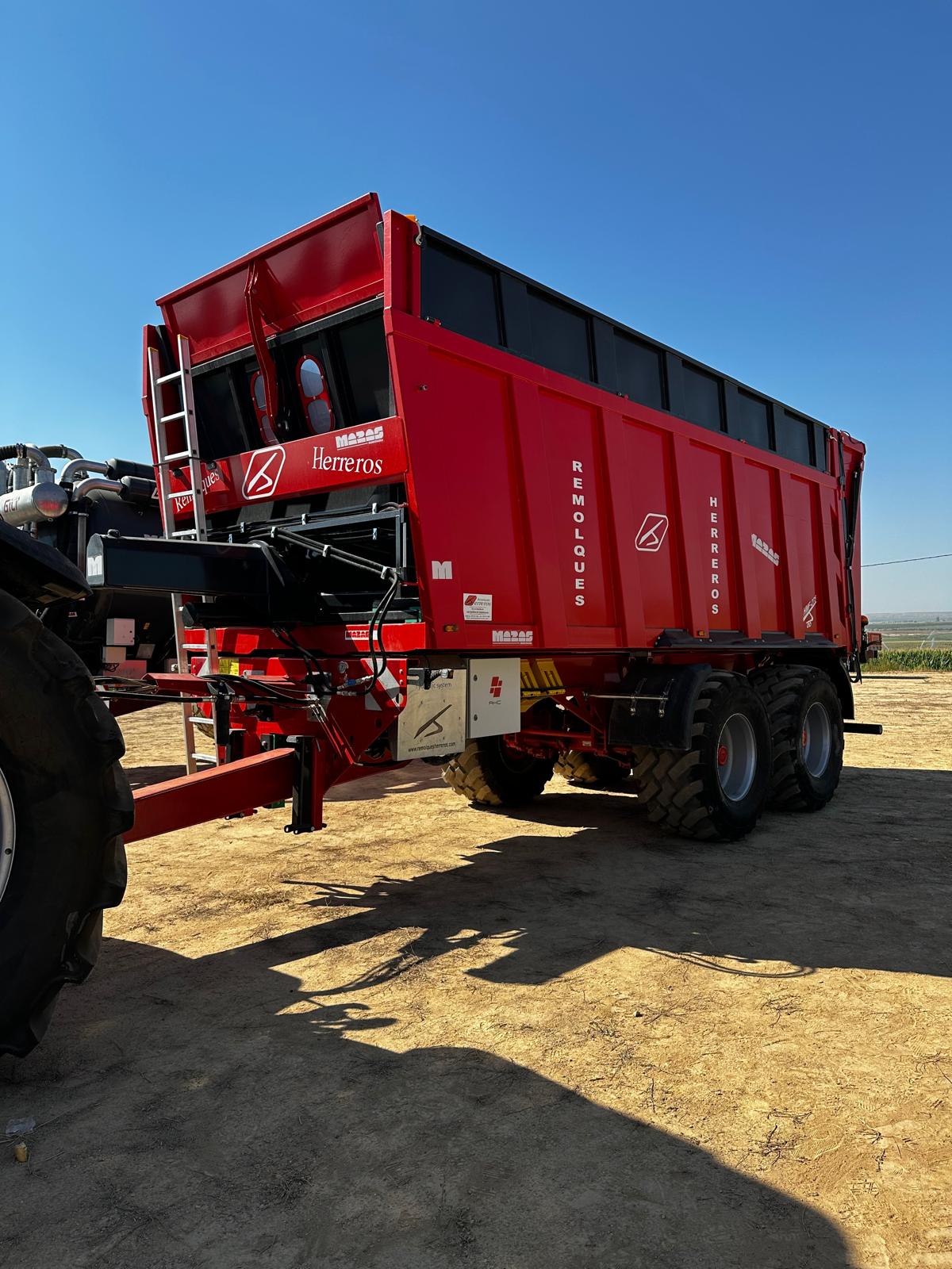 Detalle de maquinaria agrícola presentada durante DEMOMAZAS 2026