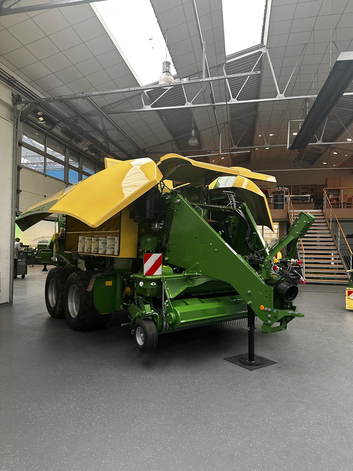 Maquinaria agrícola KRONE empacadora